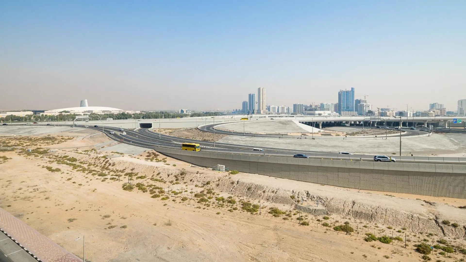 Trendy Studio Apartment In Binghatti Crystals Dubai