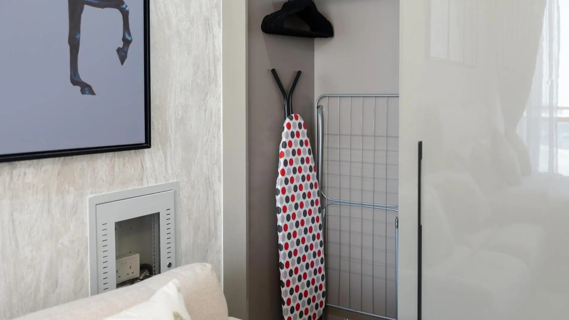 Trendy Studio Apartment In Binghatti Crystals Dubaj Spojené arabské emiráty