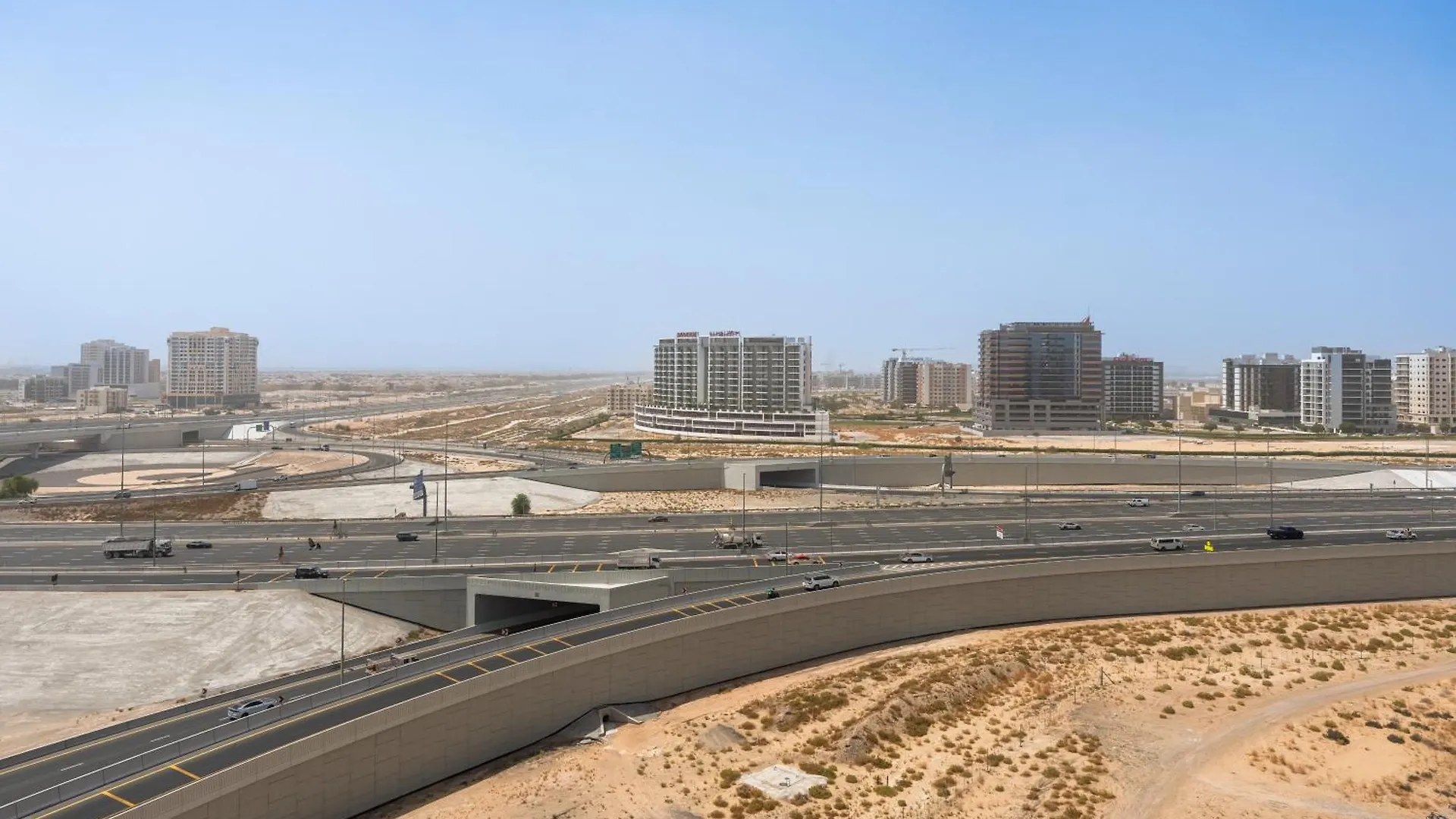 Trendy Studio Apartment In Binghatti Crystals Dubaj 0*,