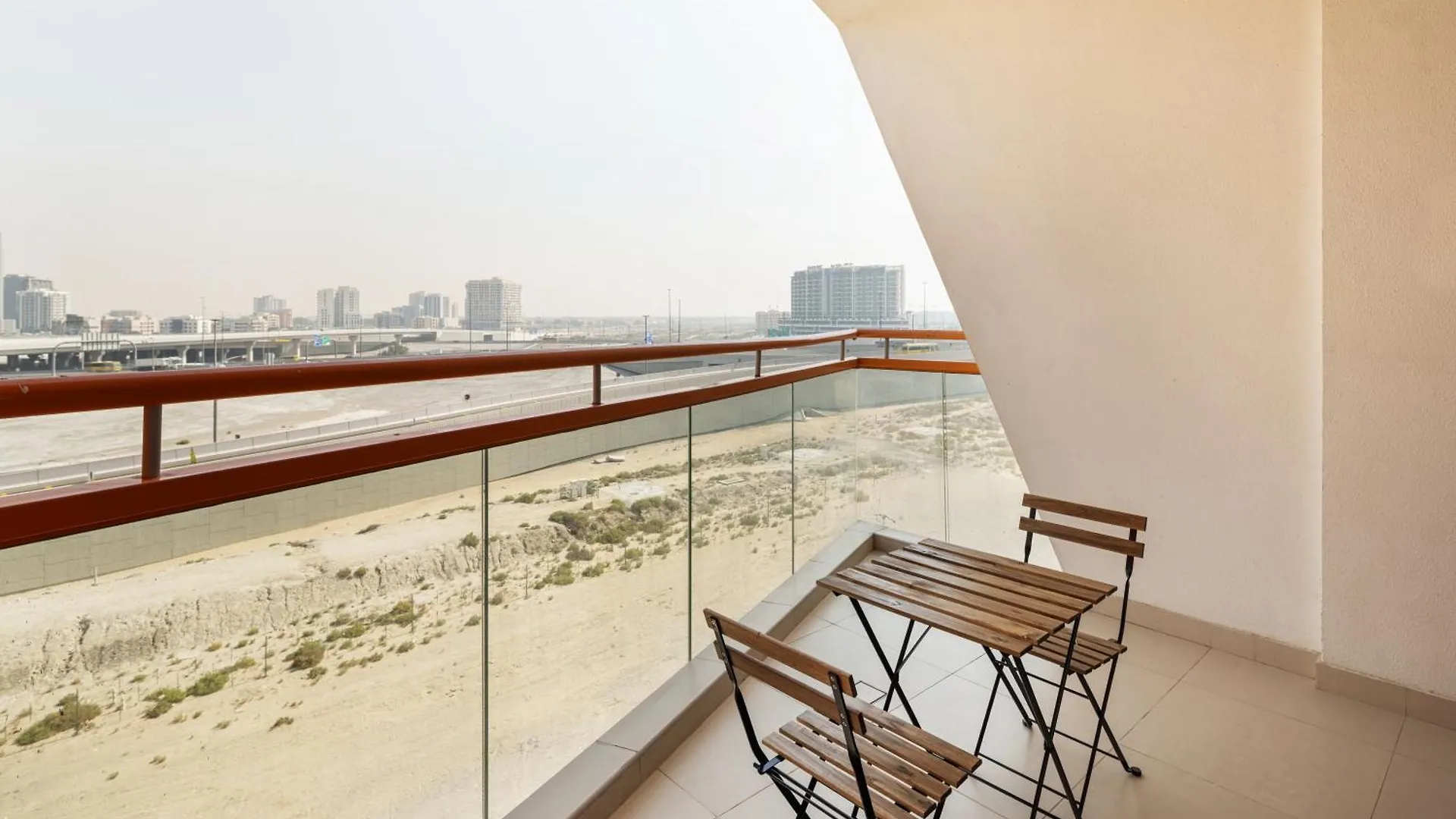 Trendy Studio Apartment In Binghatti Crystals Dubaj