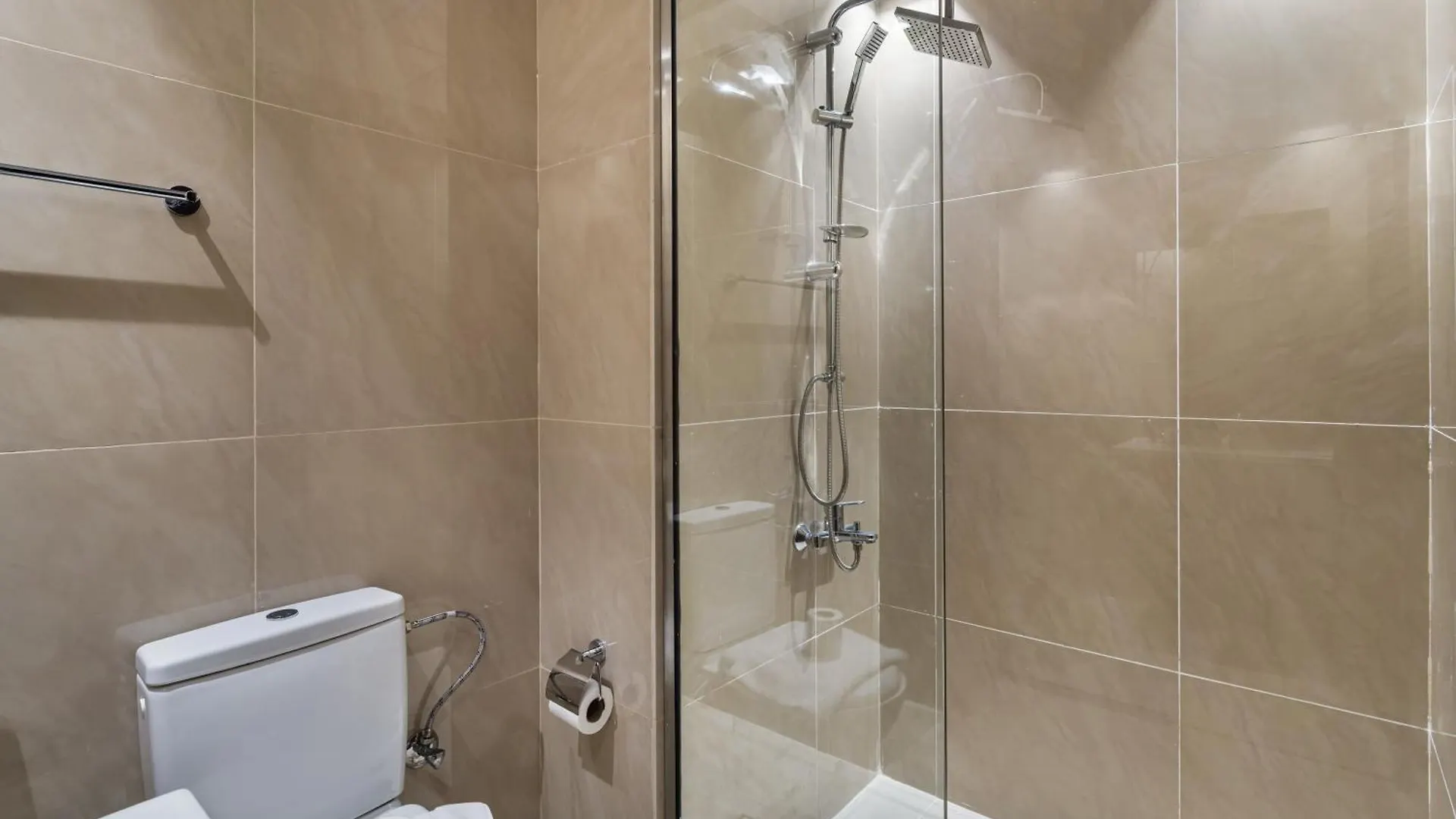 Trendy Studio Apartment In Binghatti Crystals Dubai